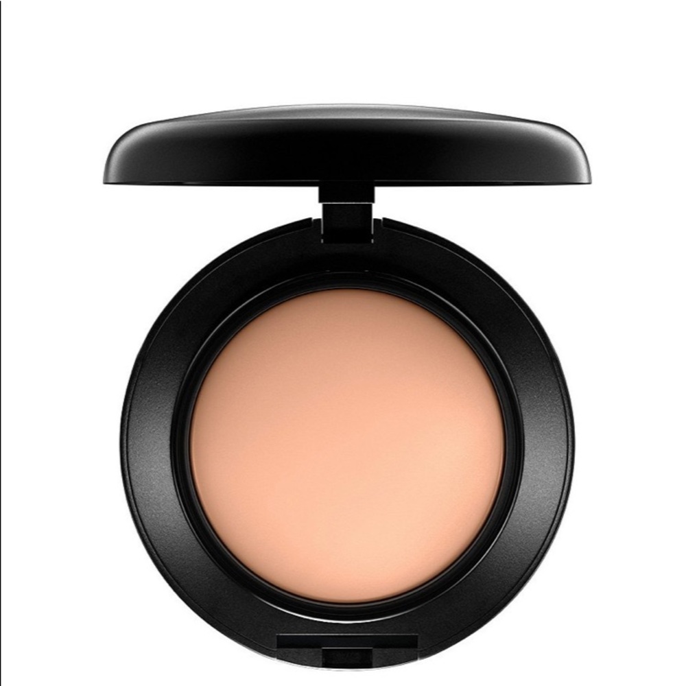 MAC NW25 Studio Tech Foundation NEW IN BOX